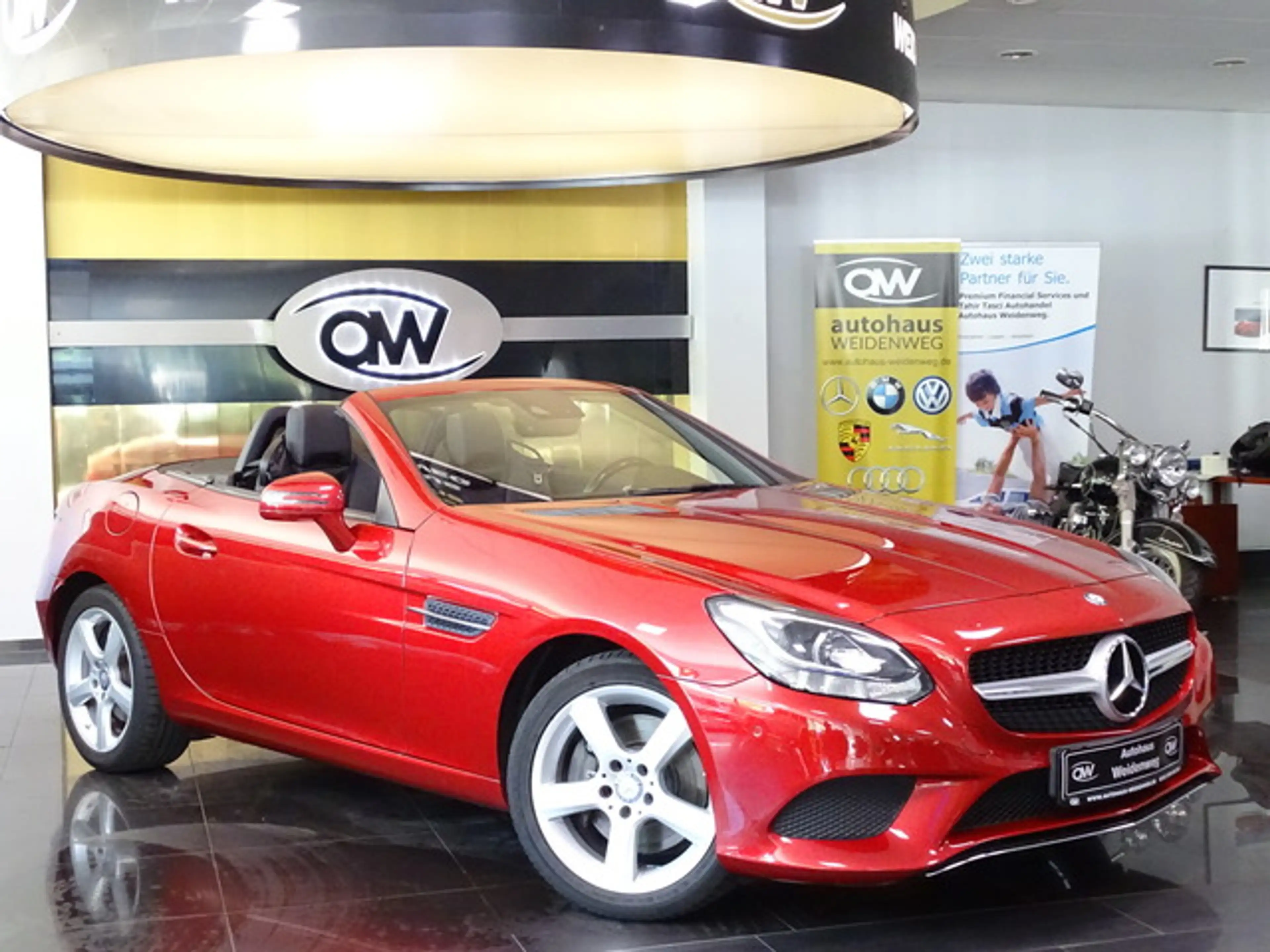 Mercedes-Benz SLC 200 Roadster Airsc.Pano Leder Navi SHZ — photo 6