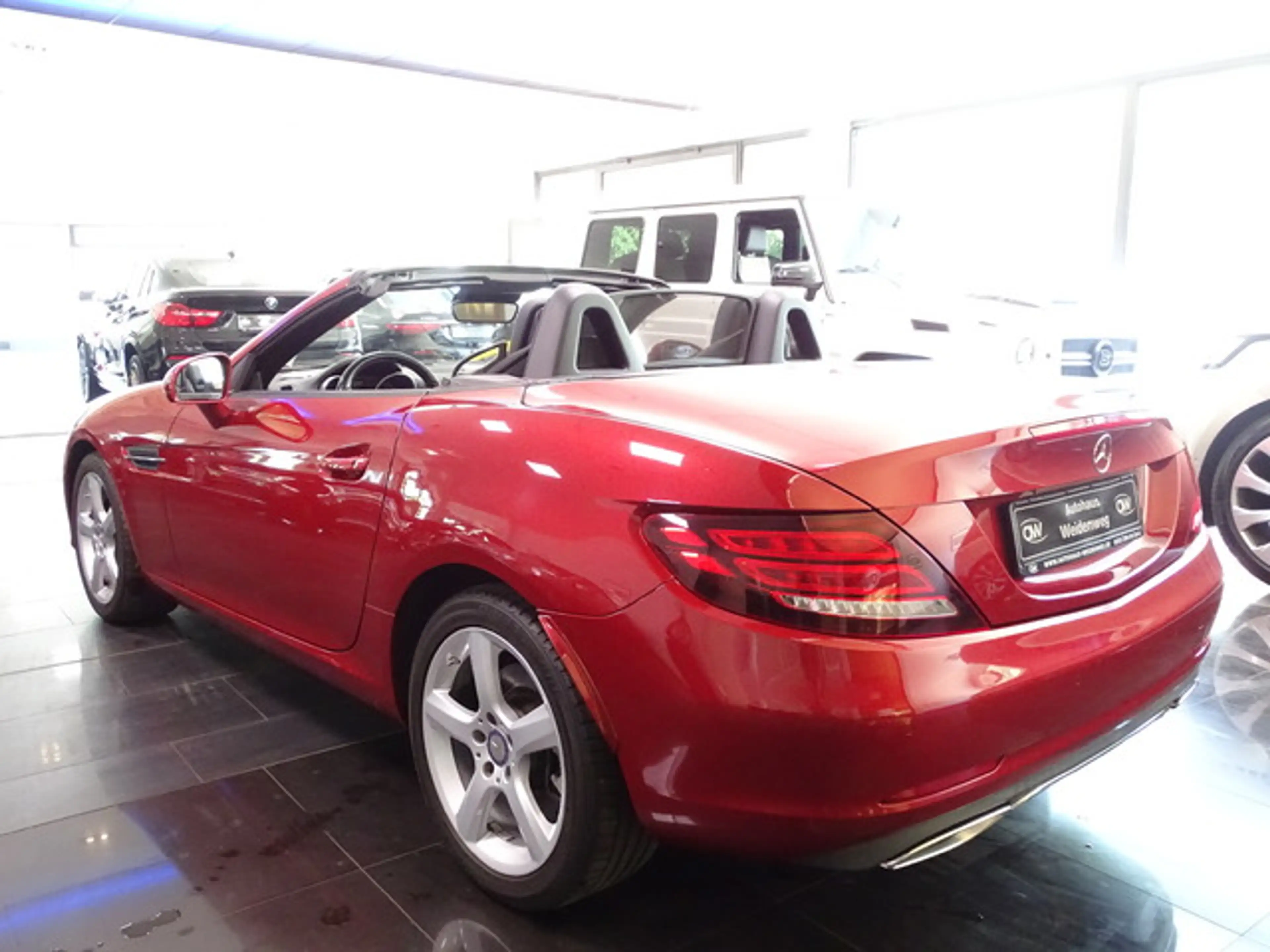 Mercedes-Benz SLC 200 Roadster Airsc.Pano Leder Navi SHZ — photo 9
