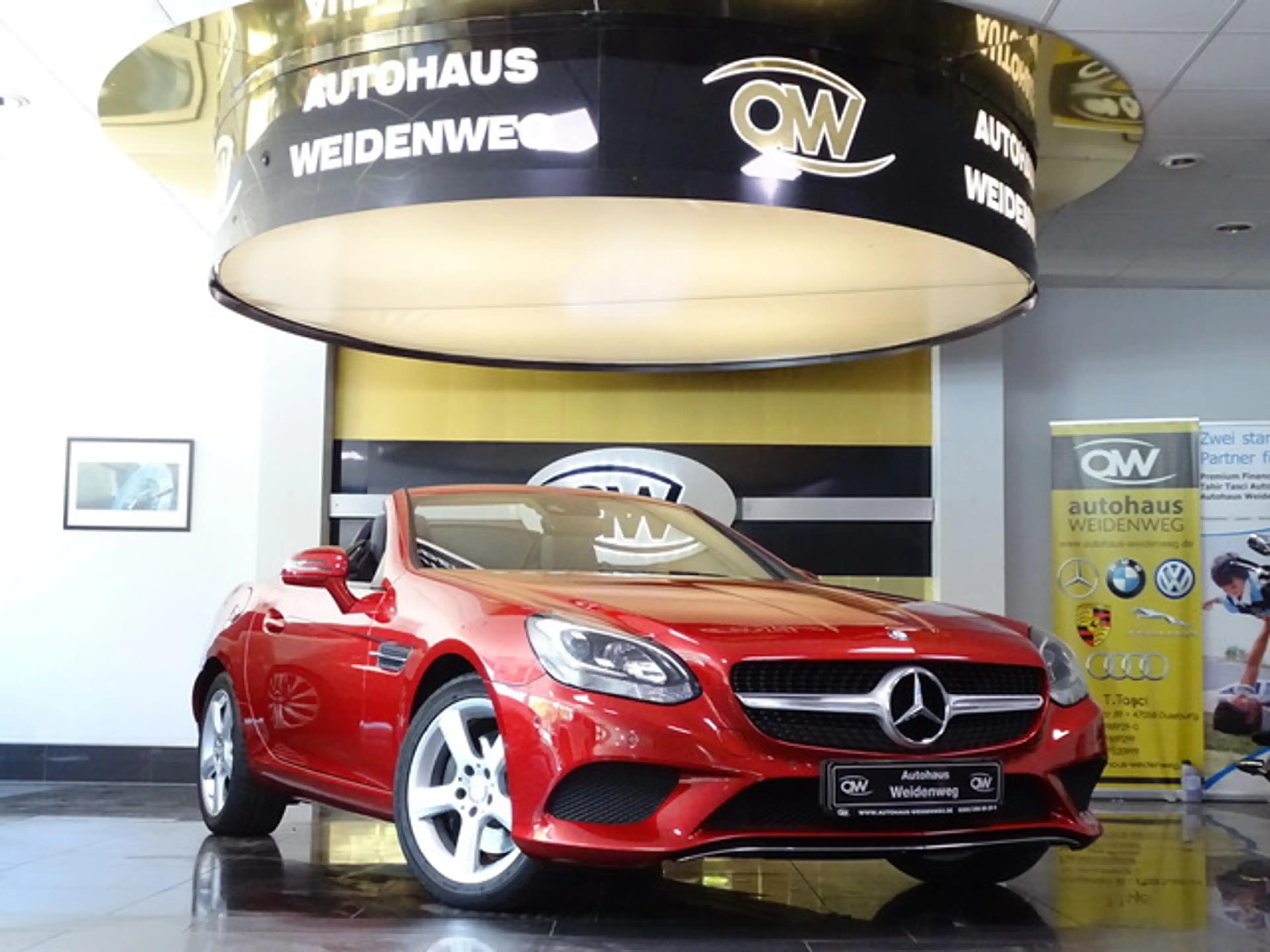 Mercedes-Benz SLC 200 Roadster Airsc.Pano Leder Navi SHZ — photo 2
