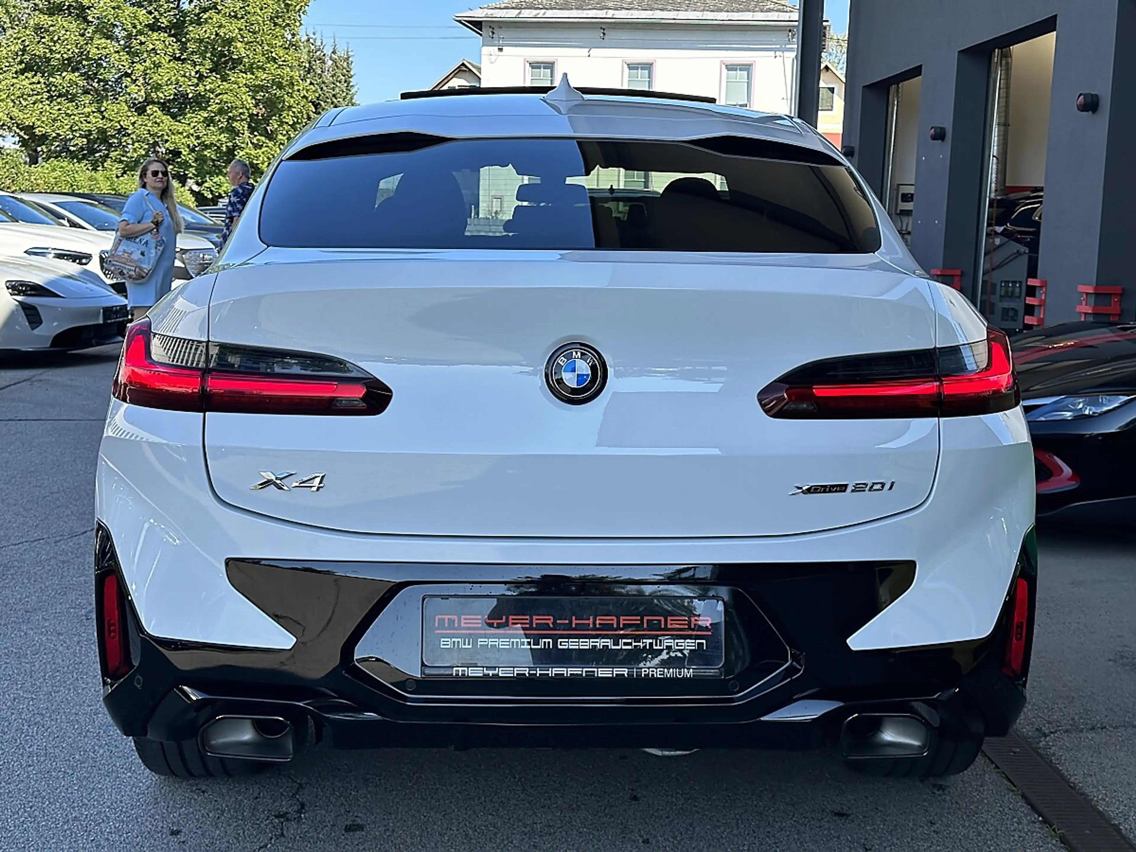 BMW X4 xDrive20i M-Paket Aut. — photo 8
