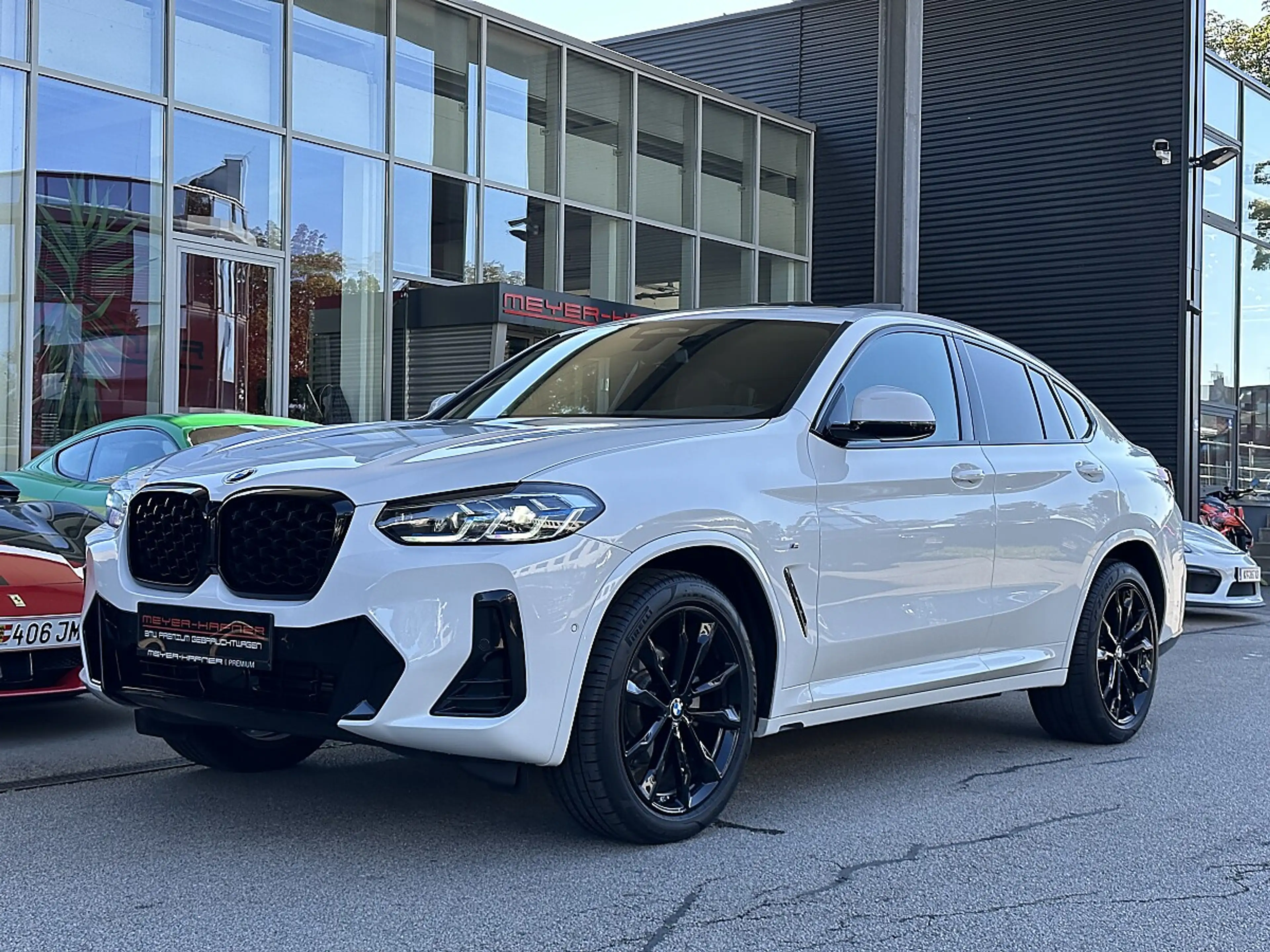BMW X4 xDrive20i M-Paket Aut. — photo 2