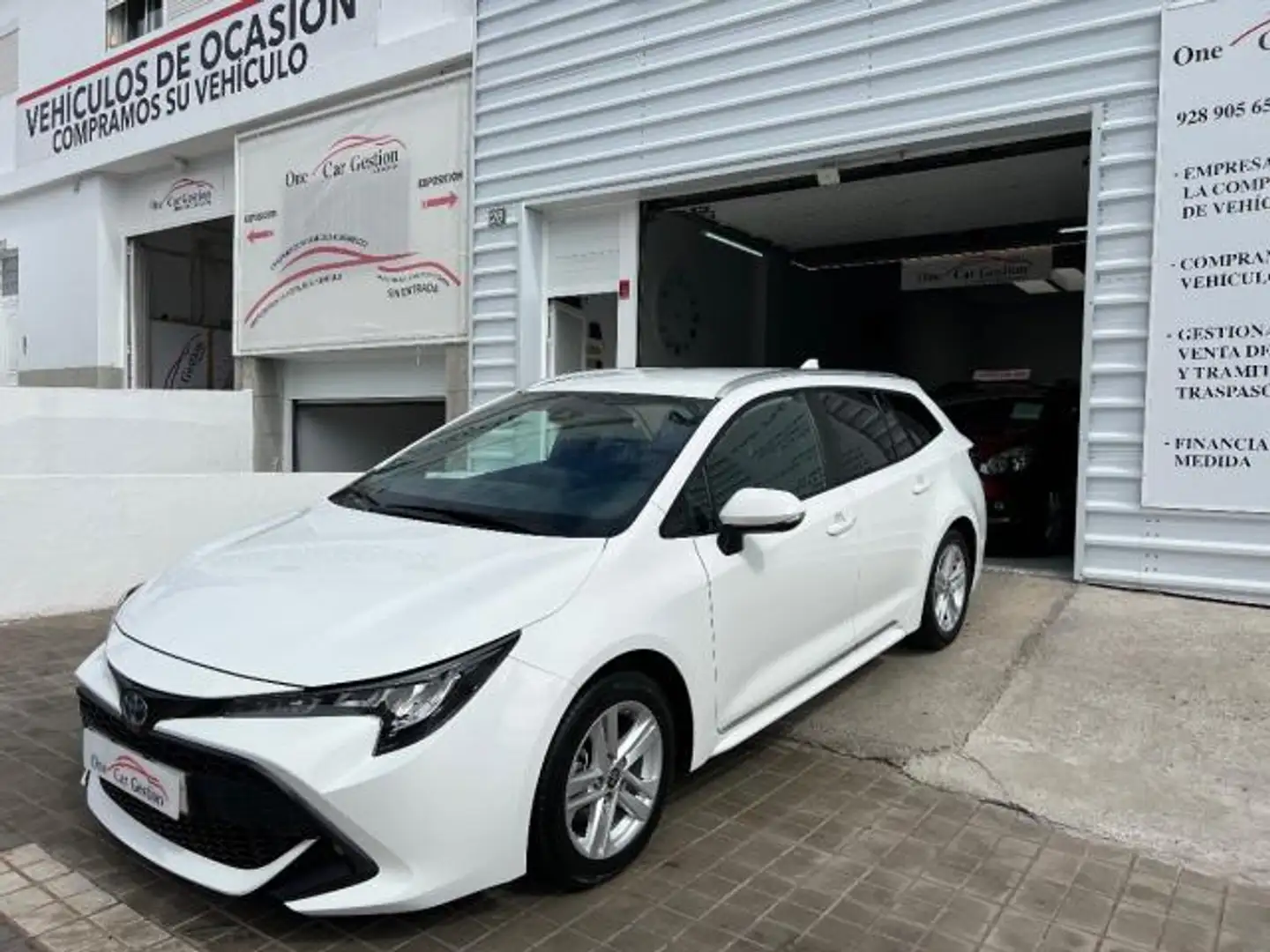 Toyota Corolla Touring Sports 125H Active Tech Wit - 1