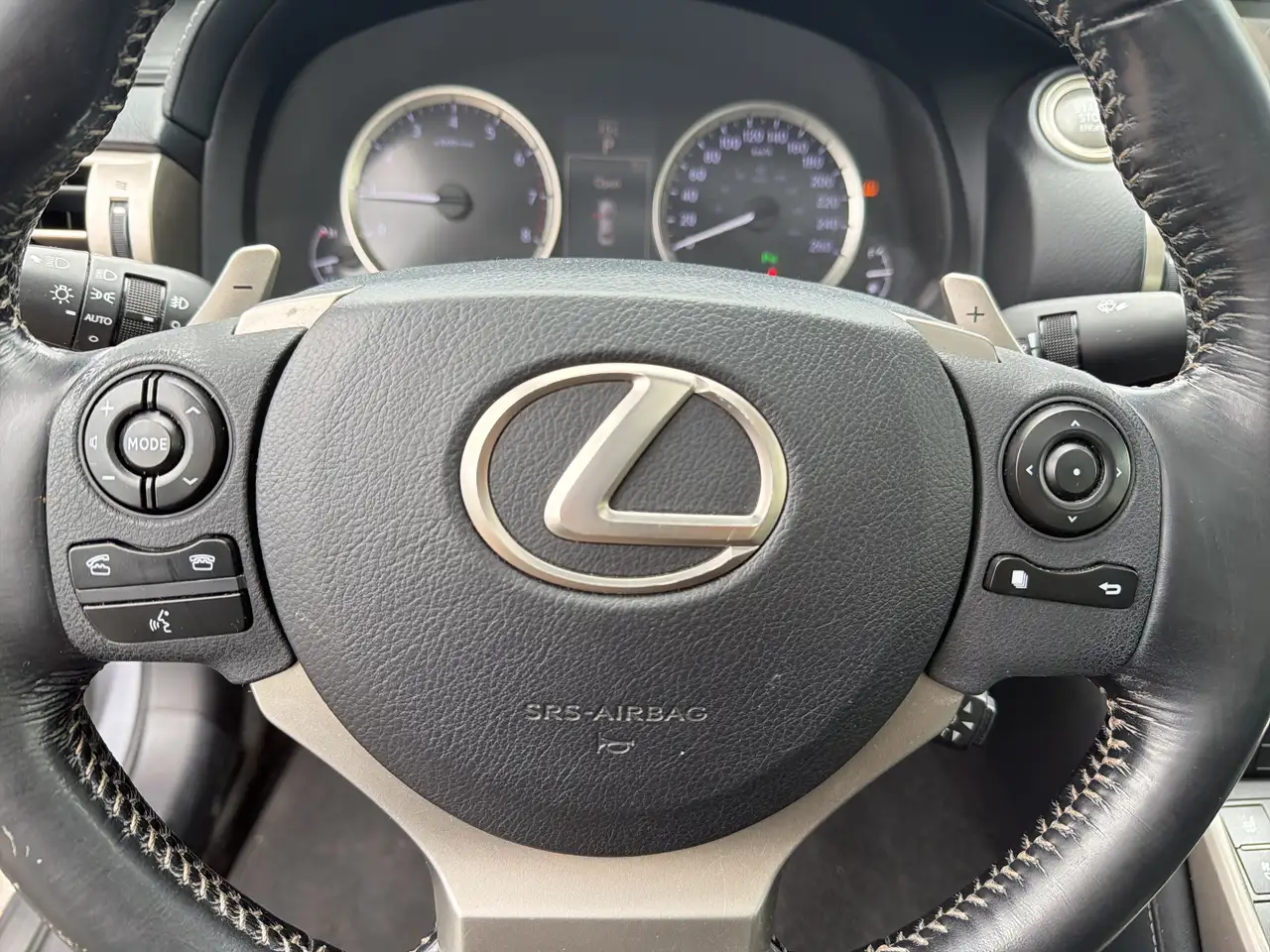Lexus IS fotografie Lexus IS