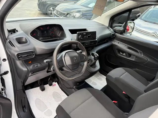 Peugeot Partner view 13