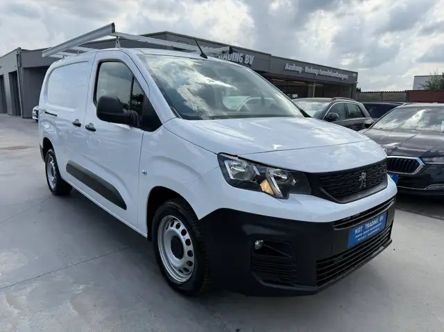 Peugeot Partner view 3