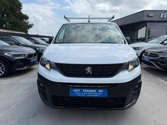 Peugeot Partner view 2
