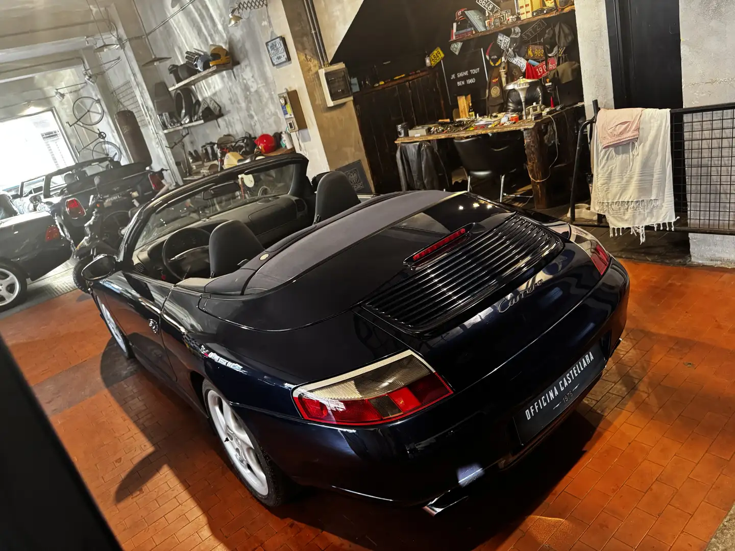 Porsche 911 996 Cabrio 3.4 Carrera BOOK SERVICE Blauw - 2