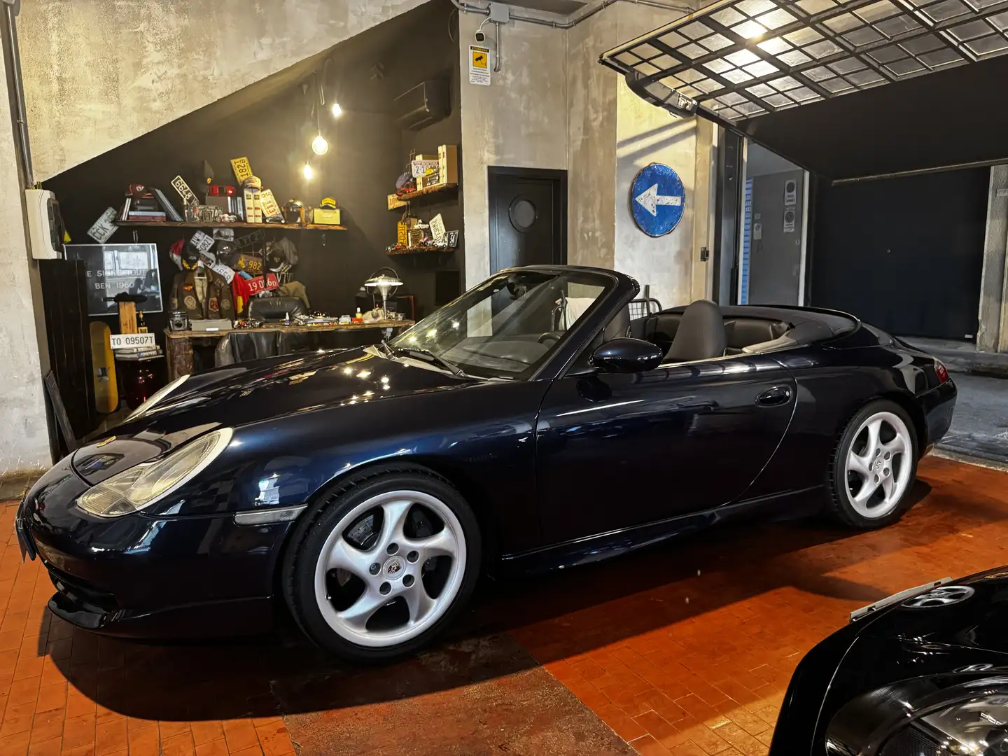 Porsche 911 996 Cabrio 3.4 Carrera BOOK SERVICE Blauw - 1