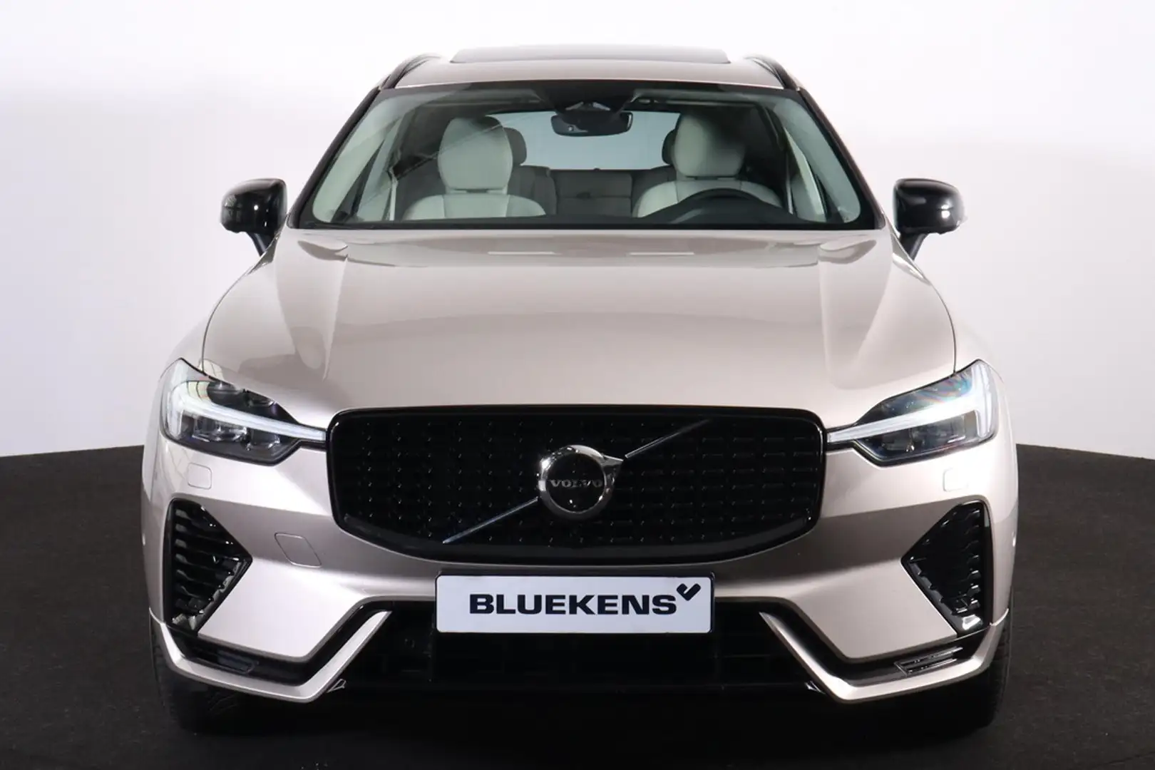 Volvo XC60 T6 Recharge AWD Plus Dark - LONG RANGE - Panorama/ Beige - 2