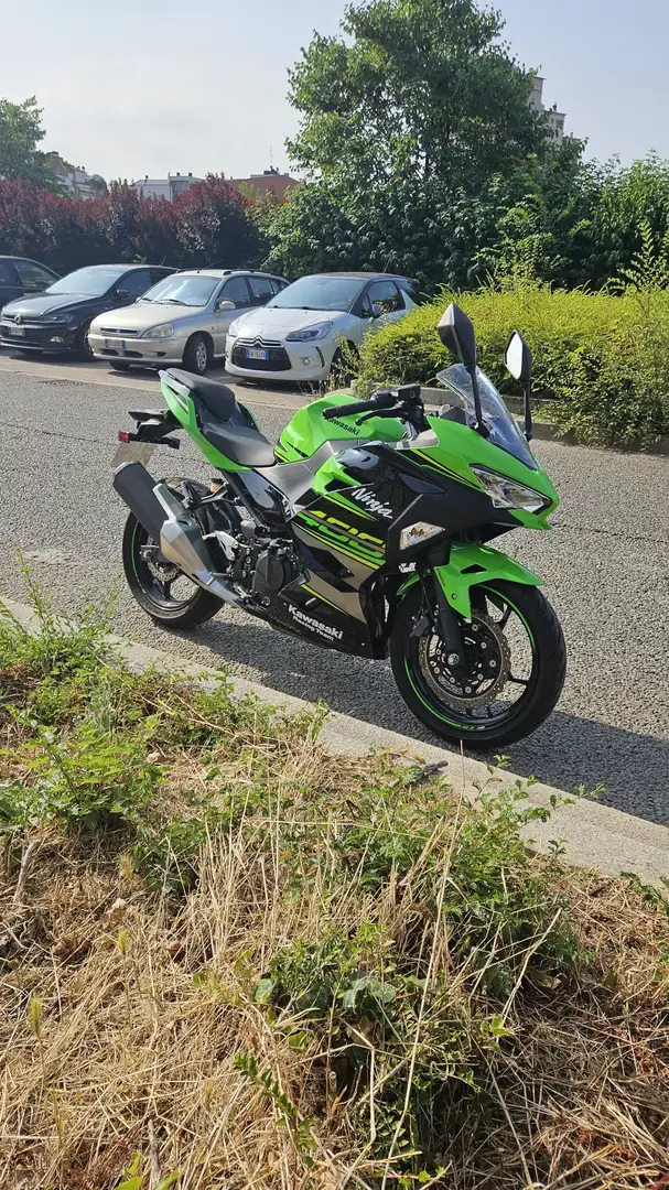 Kawasaki Ninja 400 Verde - 1