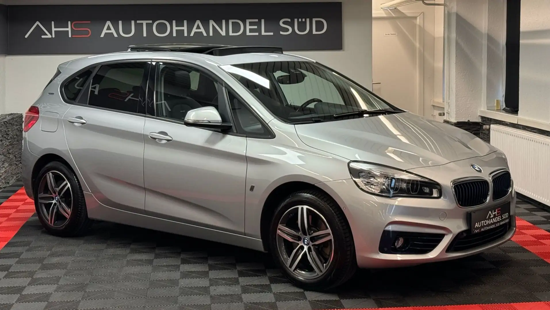 BMW 225 225xe Active Tourer Sport Line*PANORAMA*NAVI*LED Silber - 2