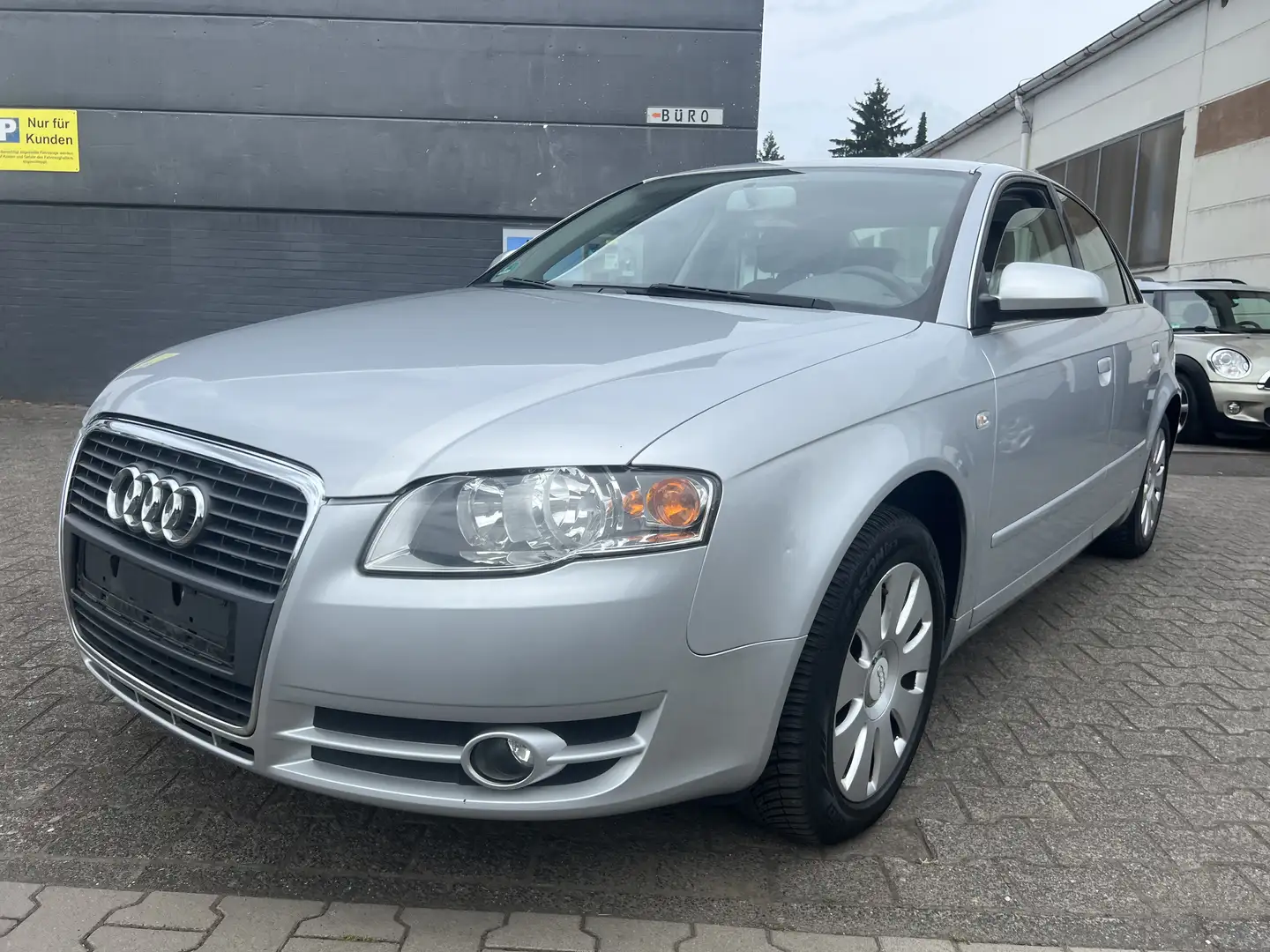 Audi A4 2.0 LIMOSINE KLIMA SITZHEIZUNG TEMPOMAT ALU Silber - 2