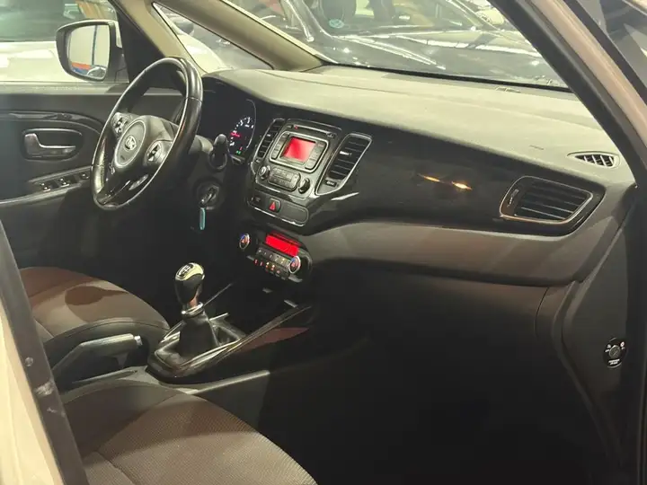 Kia Carens 1.7 CRDi Drive 2014, foto 18
