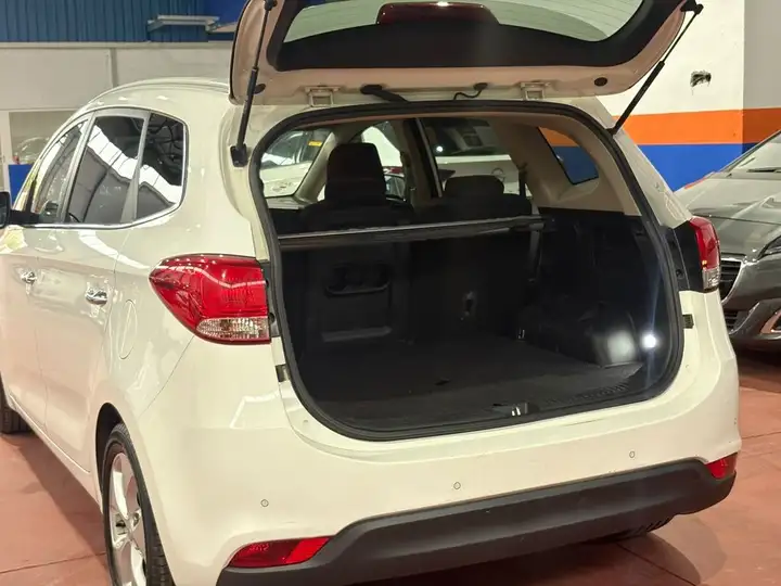 Kia Carens 1.7 CRDi Drive 2014, foto 33
