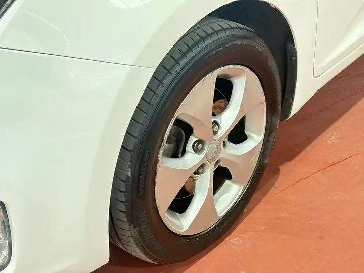 Kia Carens 1.7 CRDi Drive 2014, foto 10