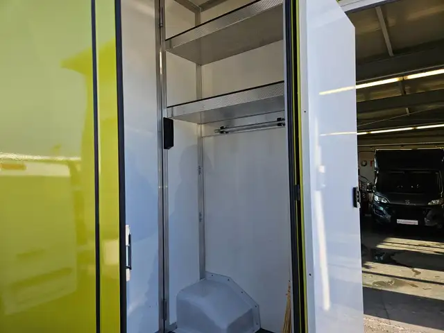 Renault Master Dickenherr Pferdetransporter Ansicht 13