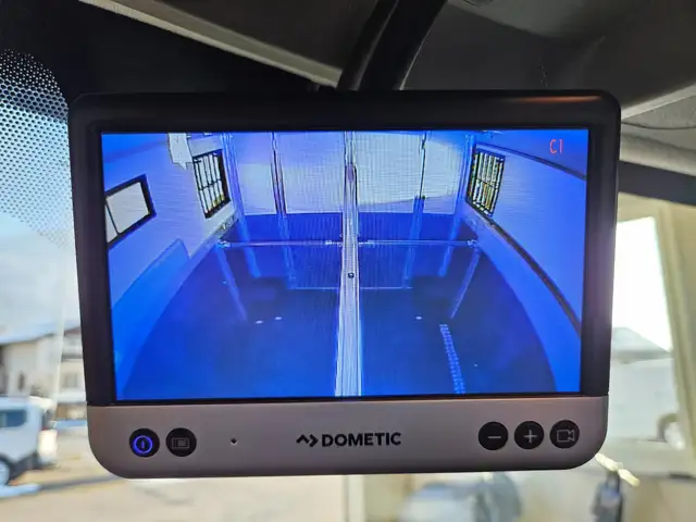 Renault Master Dickenherr Pferdetransporter Ansicht 32