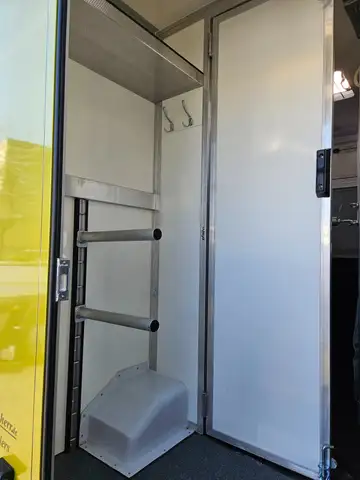 Renault Master Dickenherr Pferdetransporter Ansicht 9