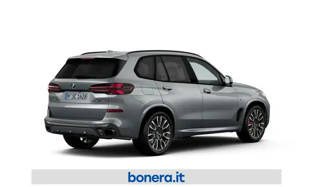 BMW X5 view 2