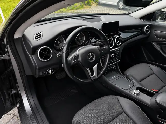 Mercedes-Benz CLA view 7