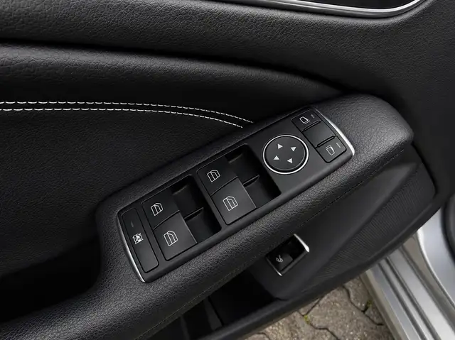 Mercedes-Benz CLA view 8