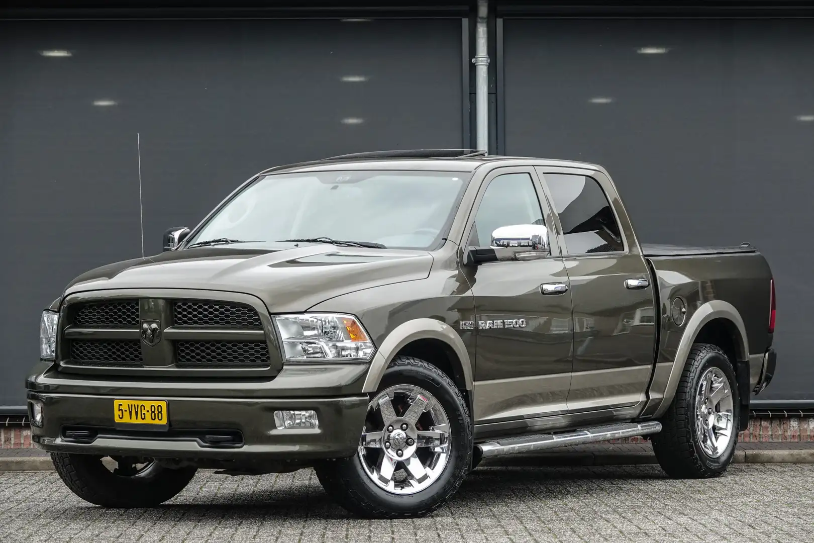 Dodge RAM 1500 5.7 Hemi V8 395Pk Aut. 4x4 | Laramie Quad Cab Verde - 1