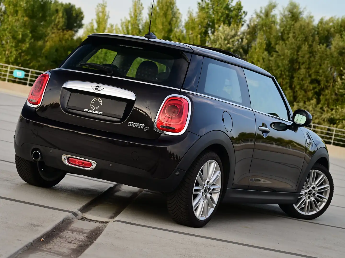 MINI Cooper D SUNROOF / LED / NAVI / SPORTSEATS / Schwarz - 2