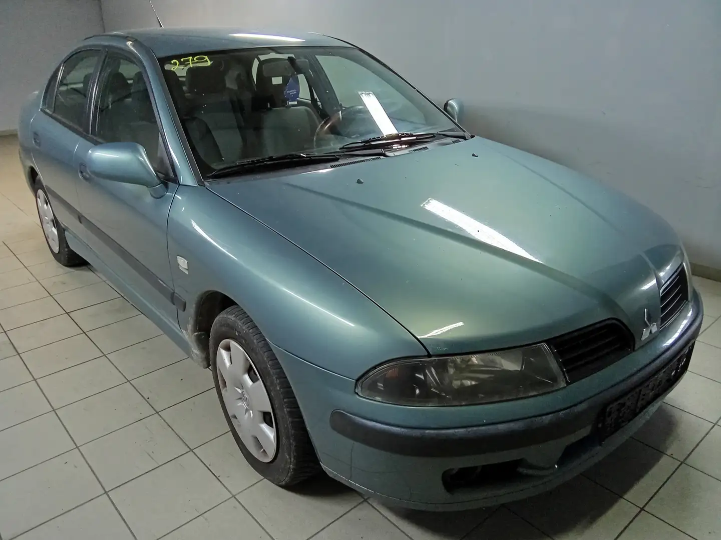 Mitsubishi Carisma Comfort 1900 Grün - 2