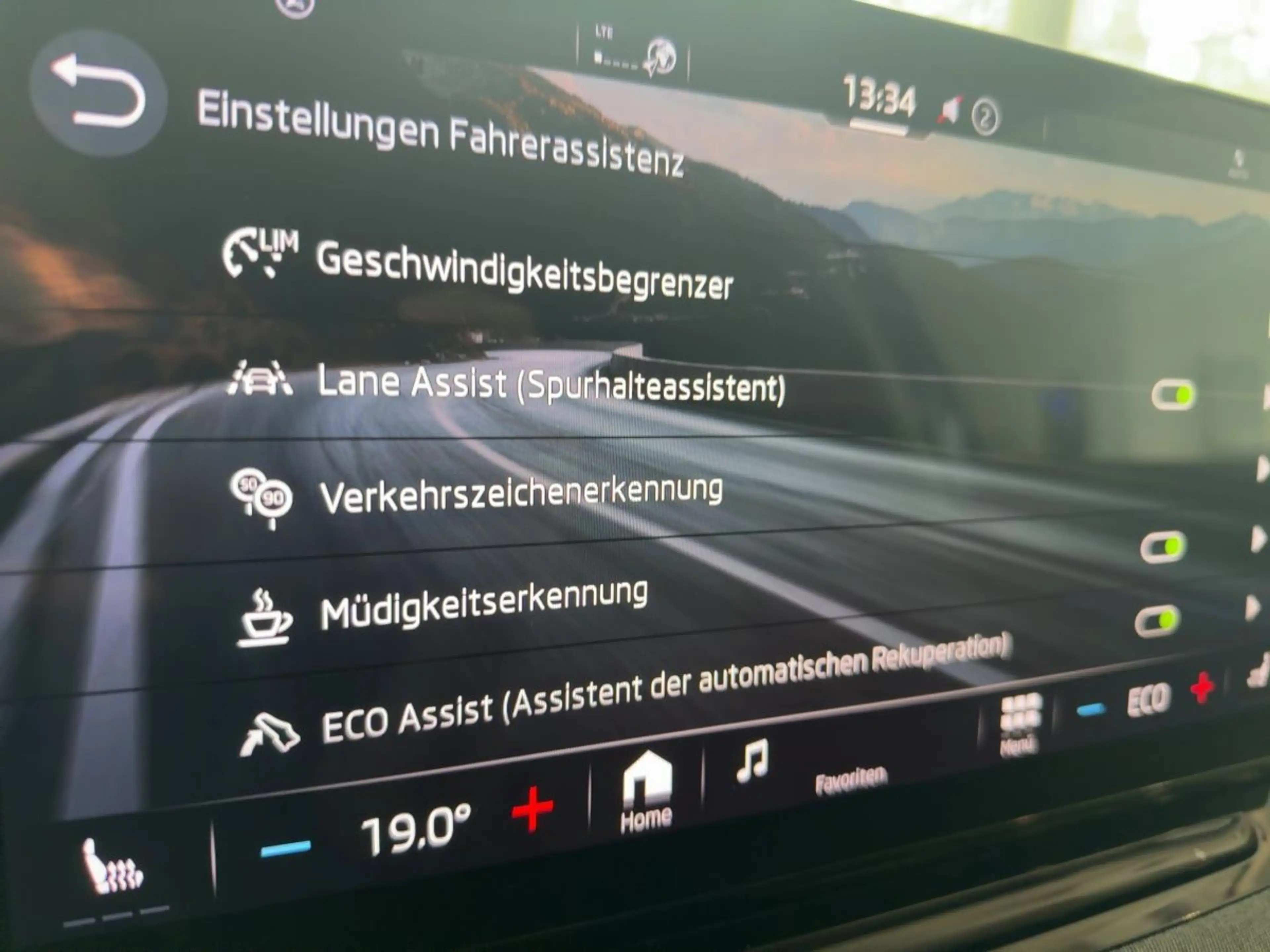 Skoda Enyaq iV 80 Loft NAVI LED 82kWh STHZG — photo 13