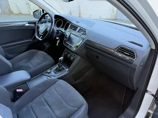 Volkswagen Tiguan view 12