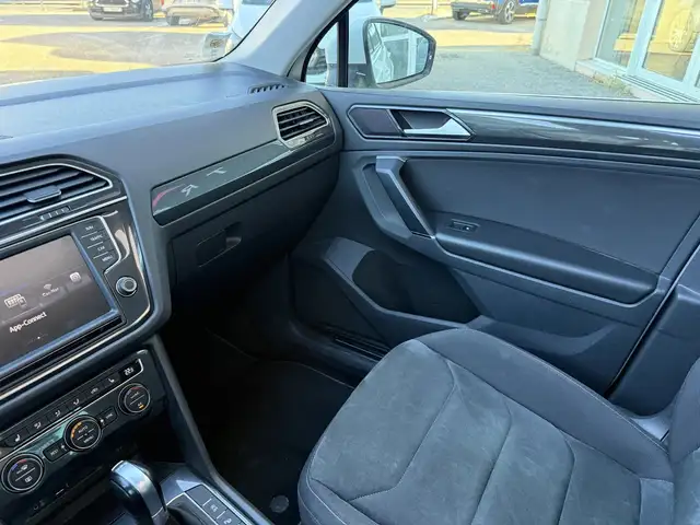 Volkswagen Tiguan view 16