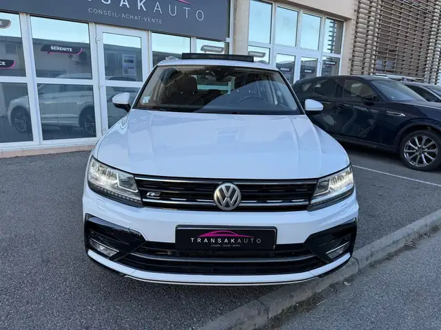 Volkswagen Tiguan view 2