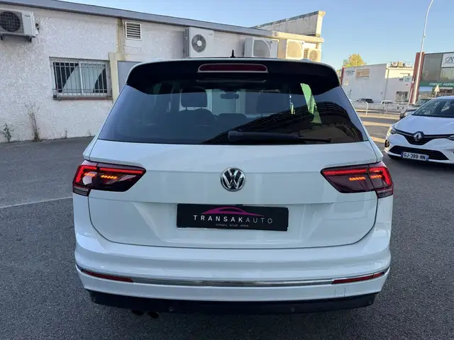 Volkswagen Tiguan view 6