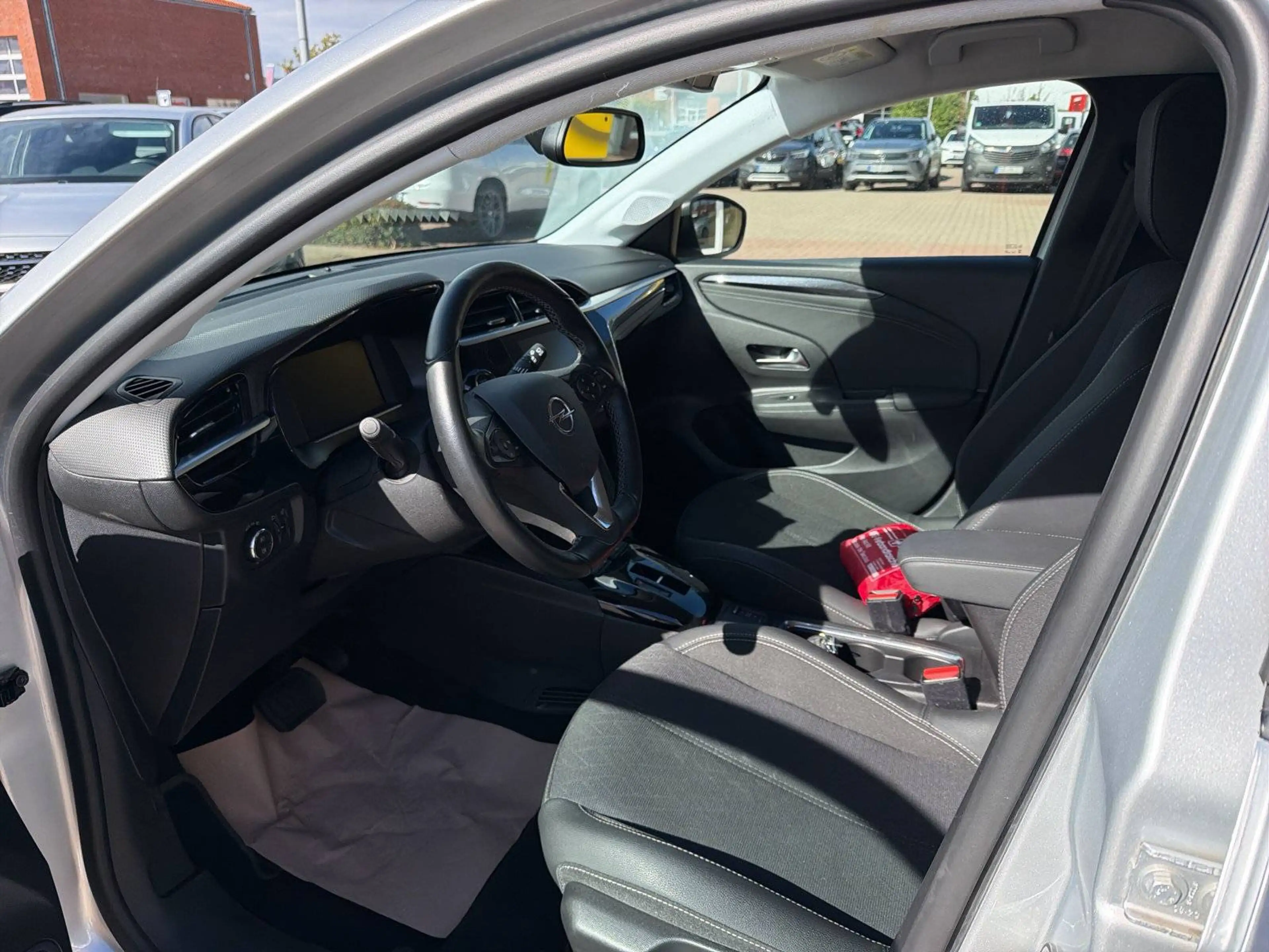 Opel Corsa-e e Elegance — photo 11
