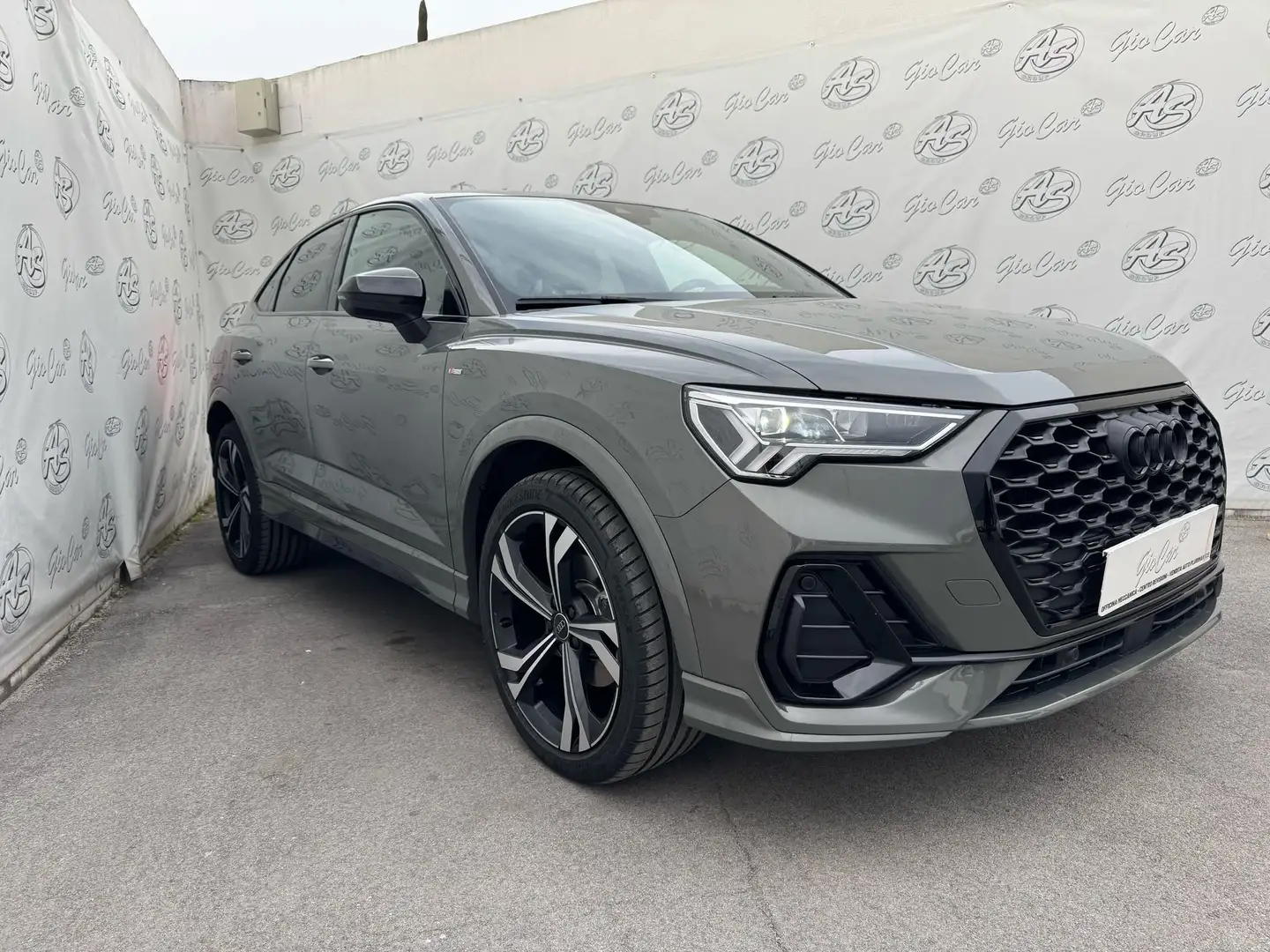 Audi Q3 Spb 35 2.0 Tdi 150cv Black Line S-Line S-Tronic Grigio - 1