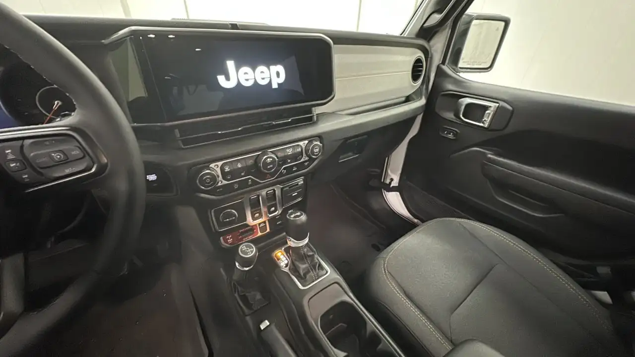 Jeep Wrangler снимка Jeep Wrangler