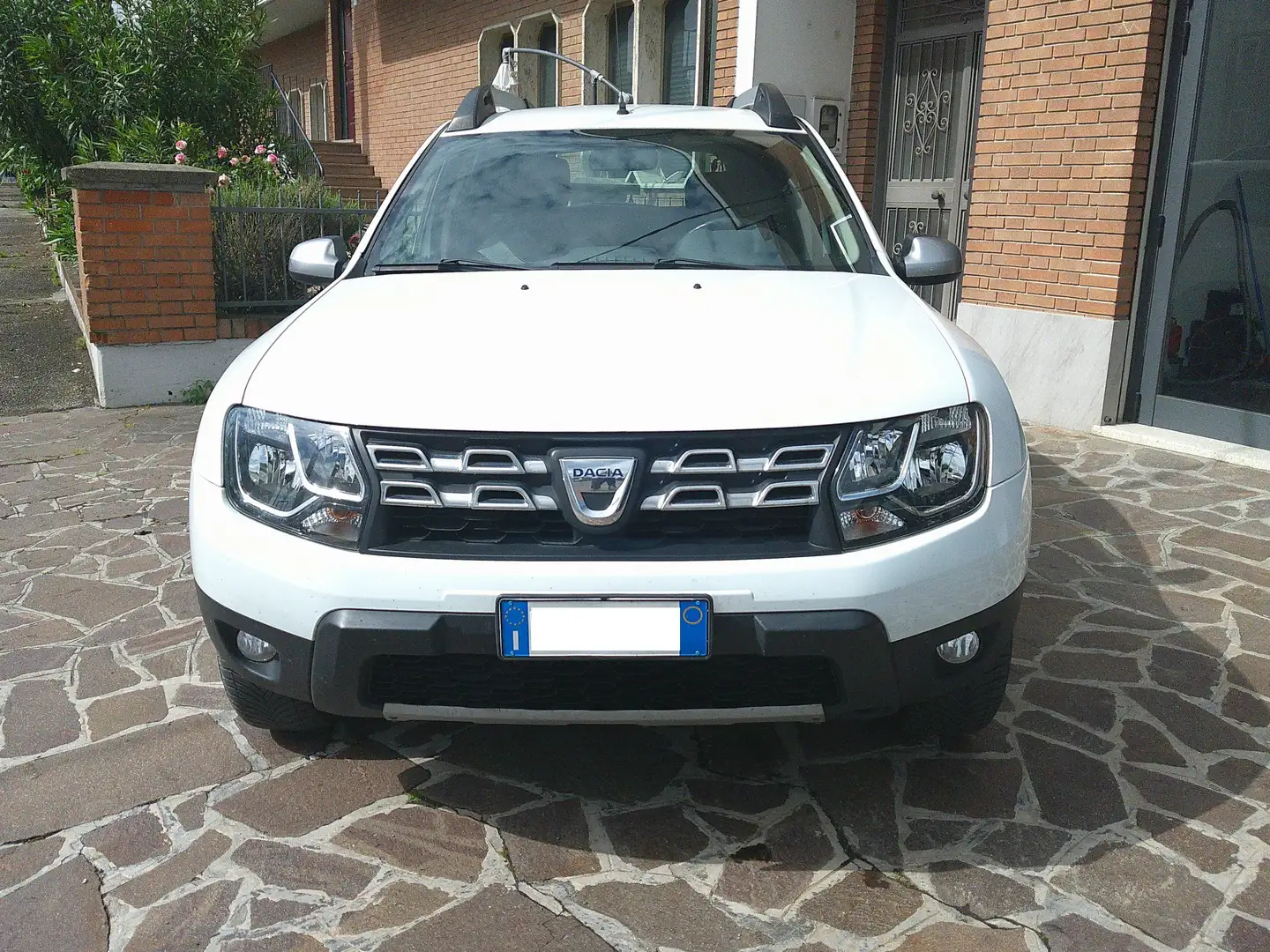 Dacia Duster 1.6 Laureate 4x2 114 cv Blanc - 2