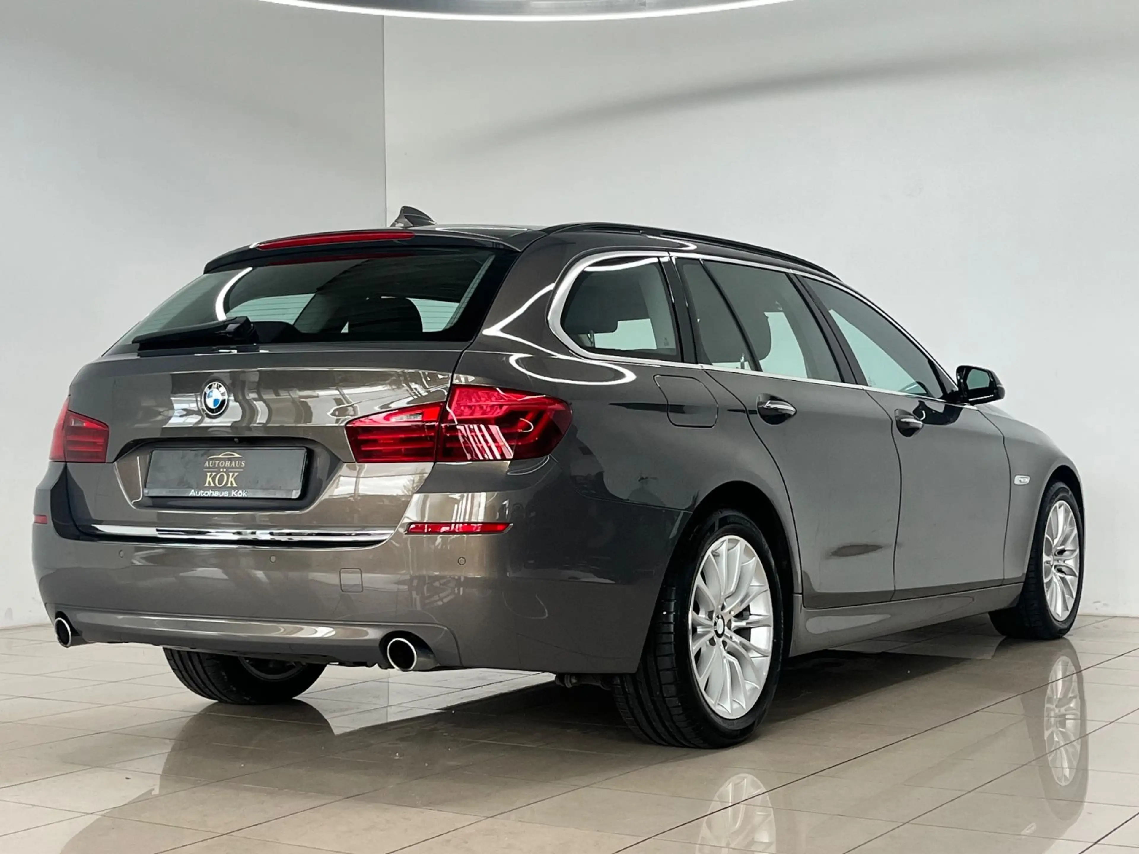 BMW 535 Touring xDrive LUXURY HEUDUP PANO SOFT RFK — photo 8