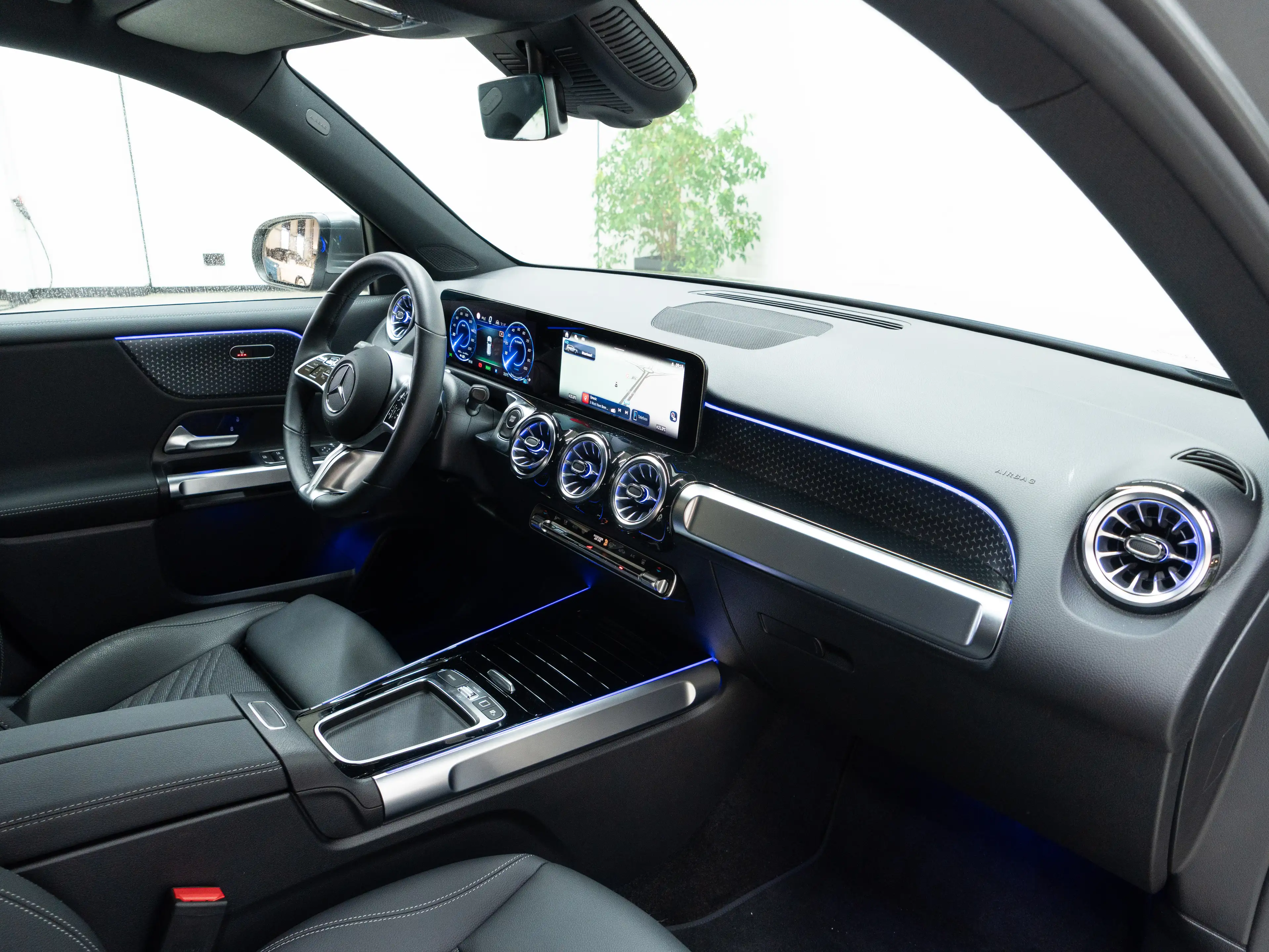 Mercedes-Benz EQB 300 4M Luxury Line Distronic+ 360°cam Keyless-Go — photo 10