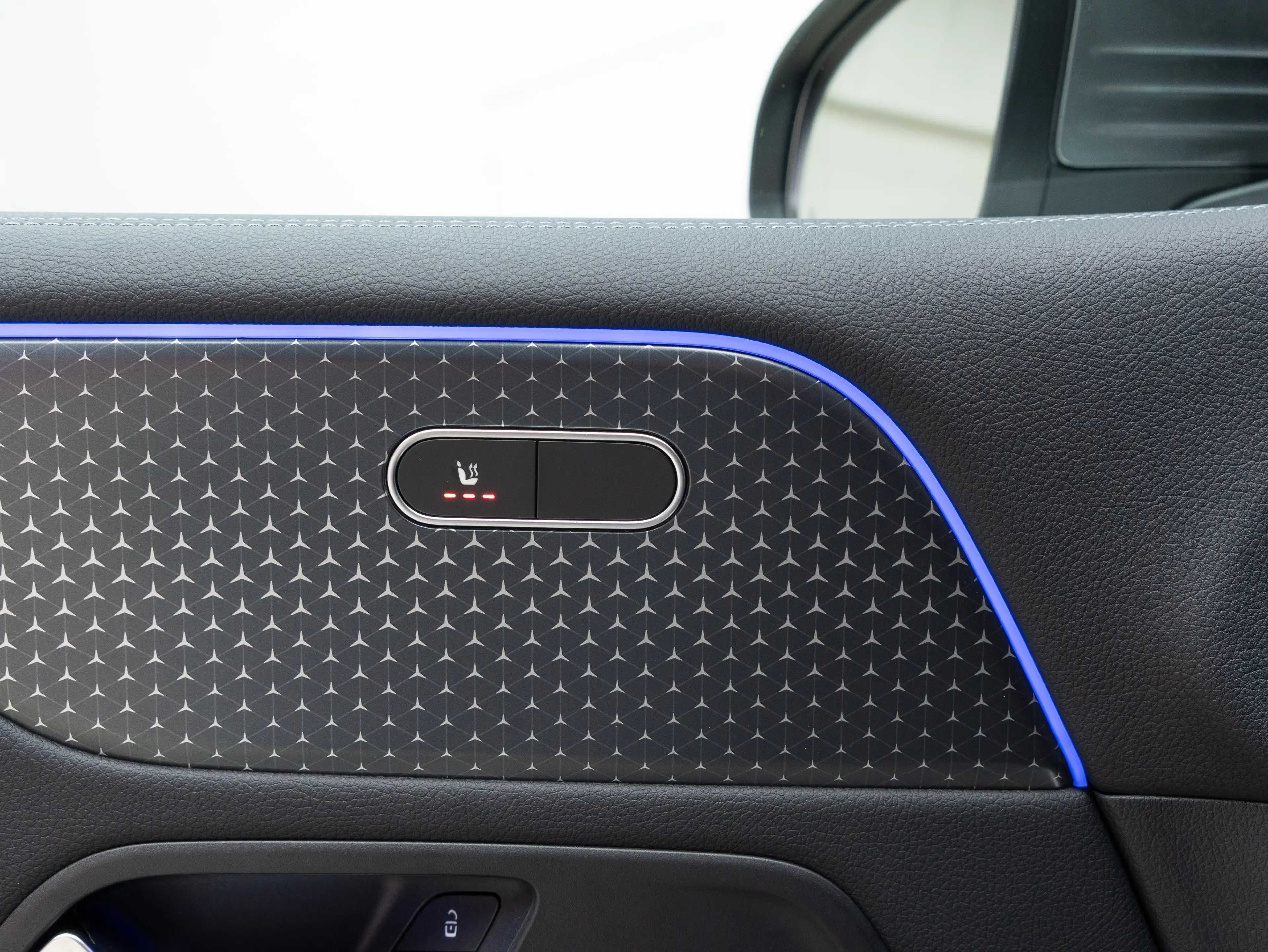Mercedes-Benz EQB 300 4M Luxury Line Distronic+ 360°cam Keyless-Go — photo 7