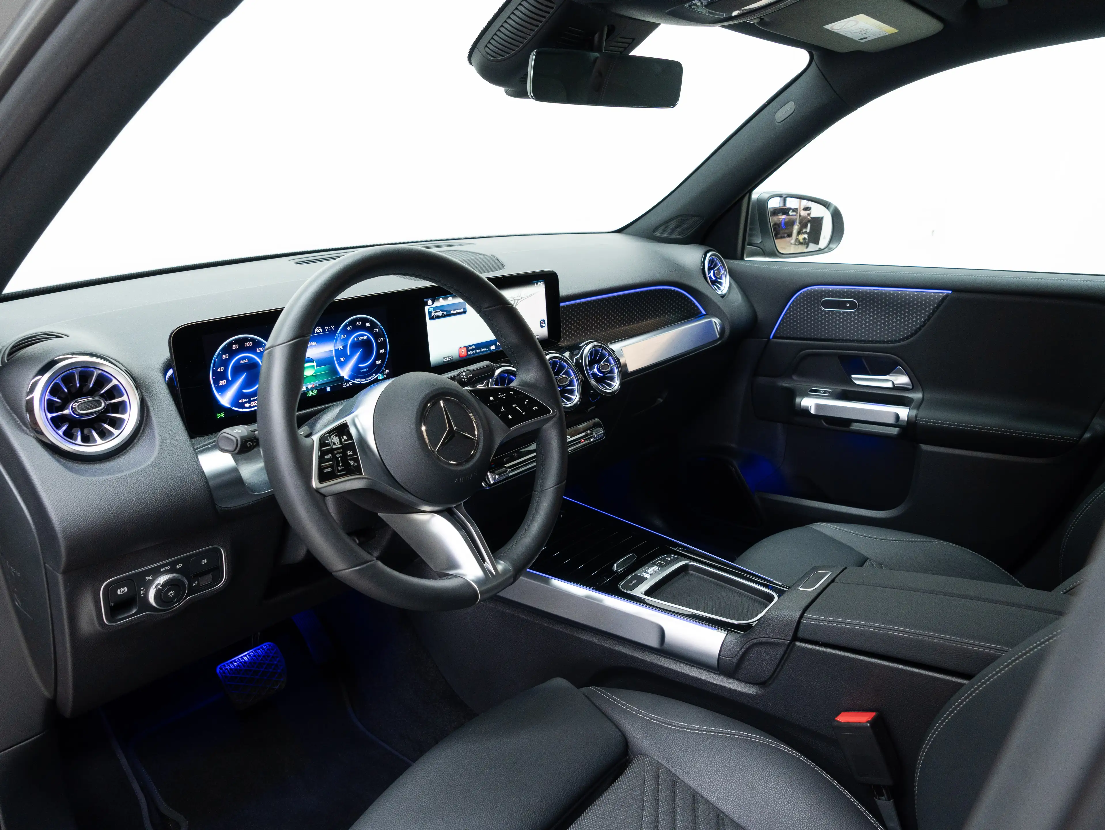 Mercedes-Benz EQB 300 4M Luxury Line Distronic+ 360°cam Keyless-Go — photo 6