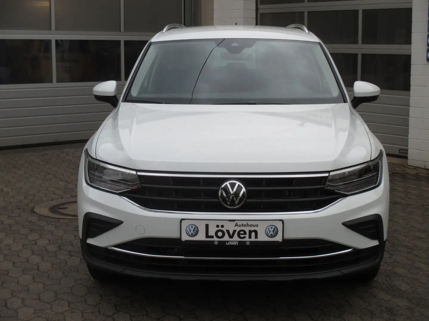 Volkswagen Tiguan 1.5 TSI DSG Life|AHK|NAVI|5JGAR|SHZ|LED Weiß - 2