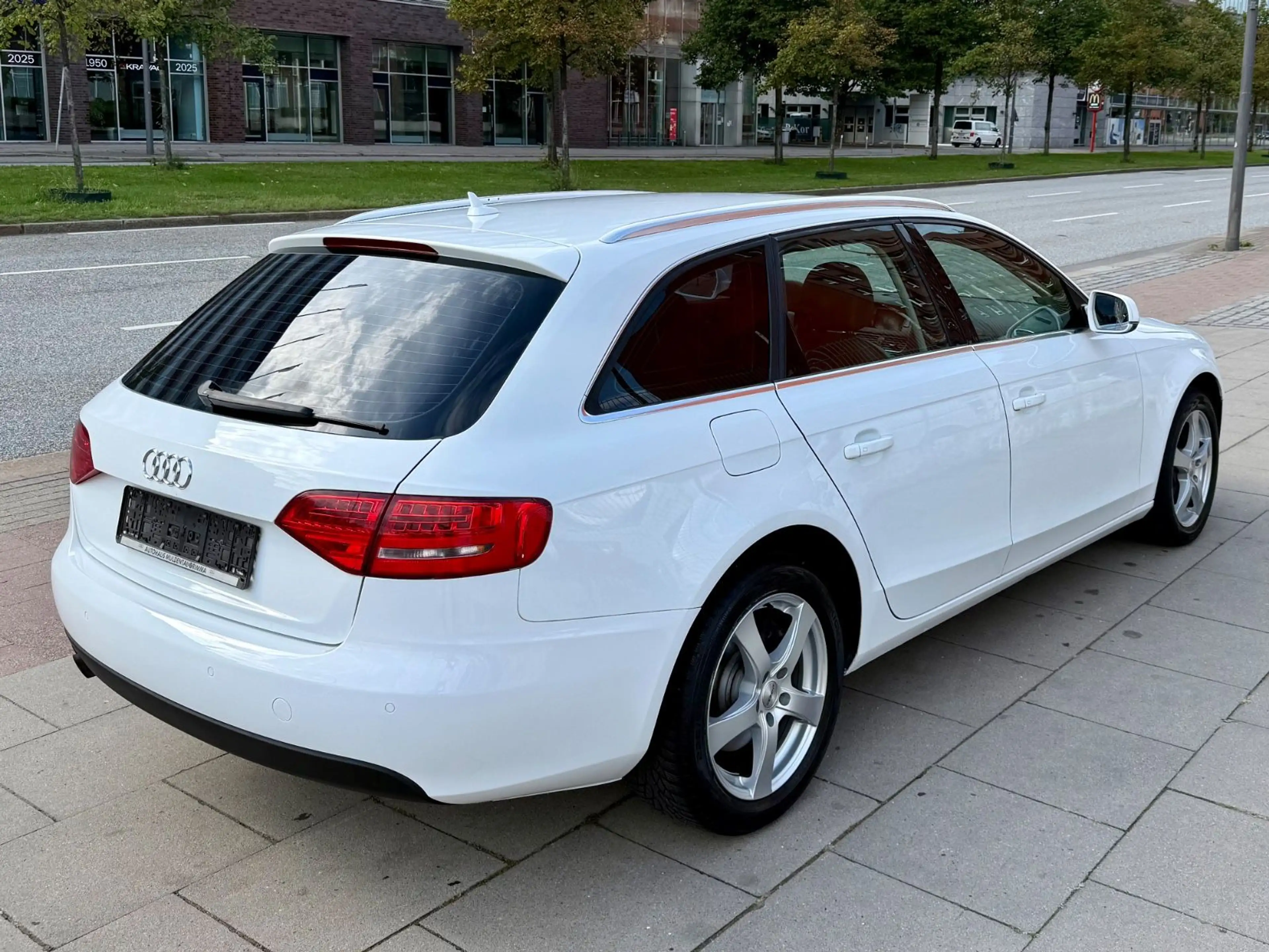 Audi A4 Avant Ambiente * AUOMATIK * TÜV NEU — photo 12