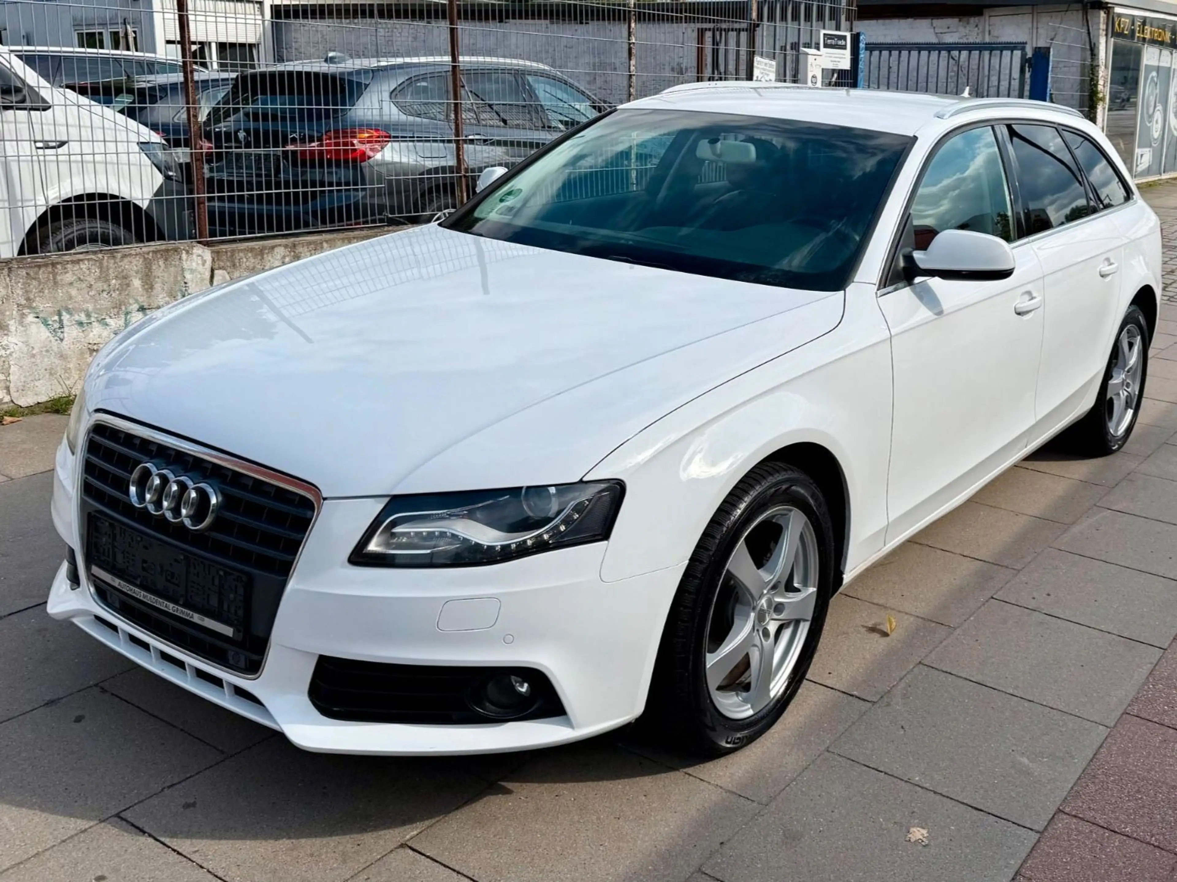 Audi A4 Avant Ambiente * AUOMATIK * TÜV NEU