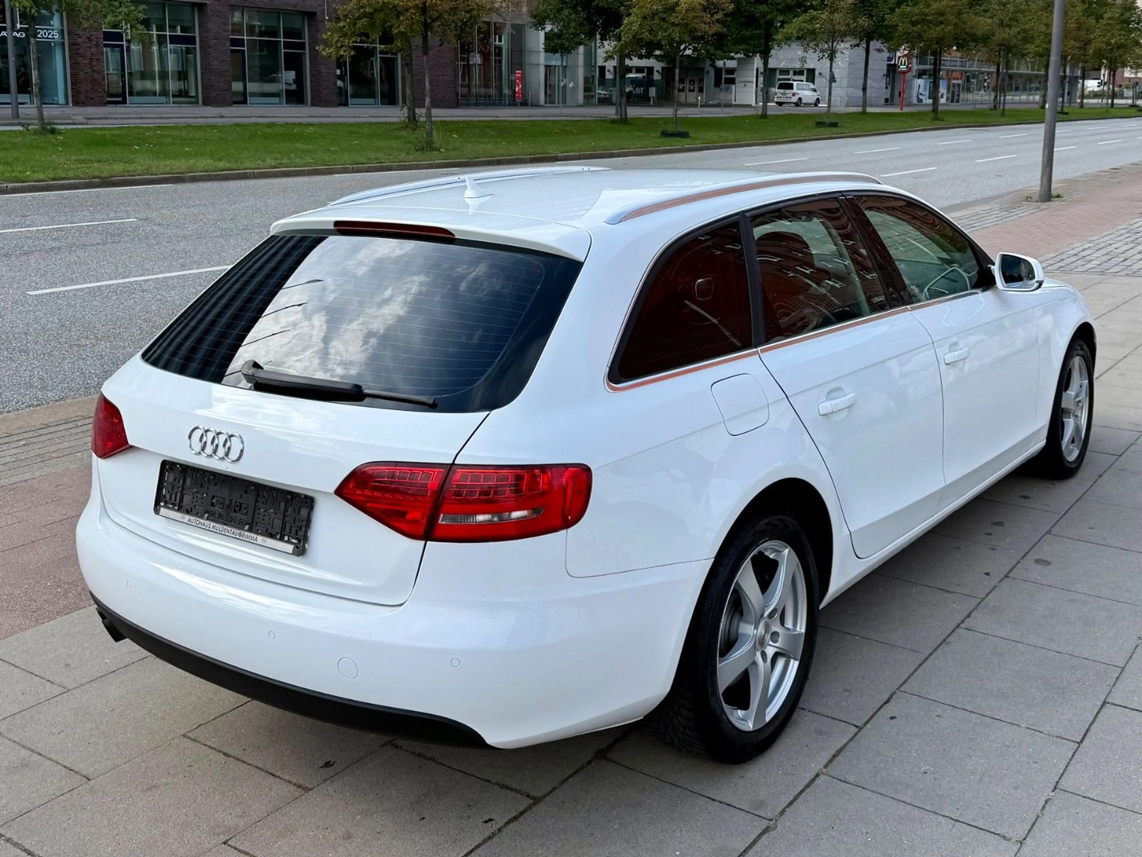 Audi A4 Avant Ambiente * AUOMATIK * TÜV NEU — photo 11