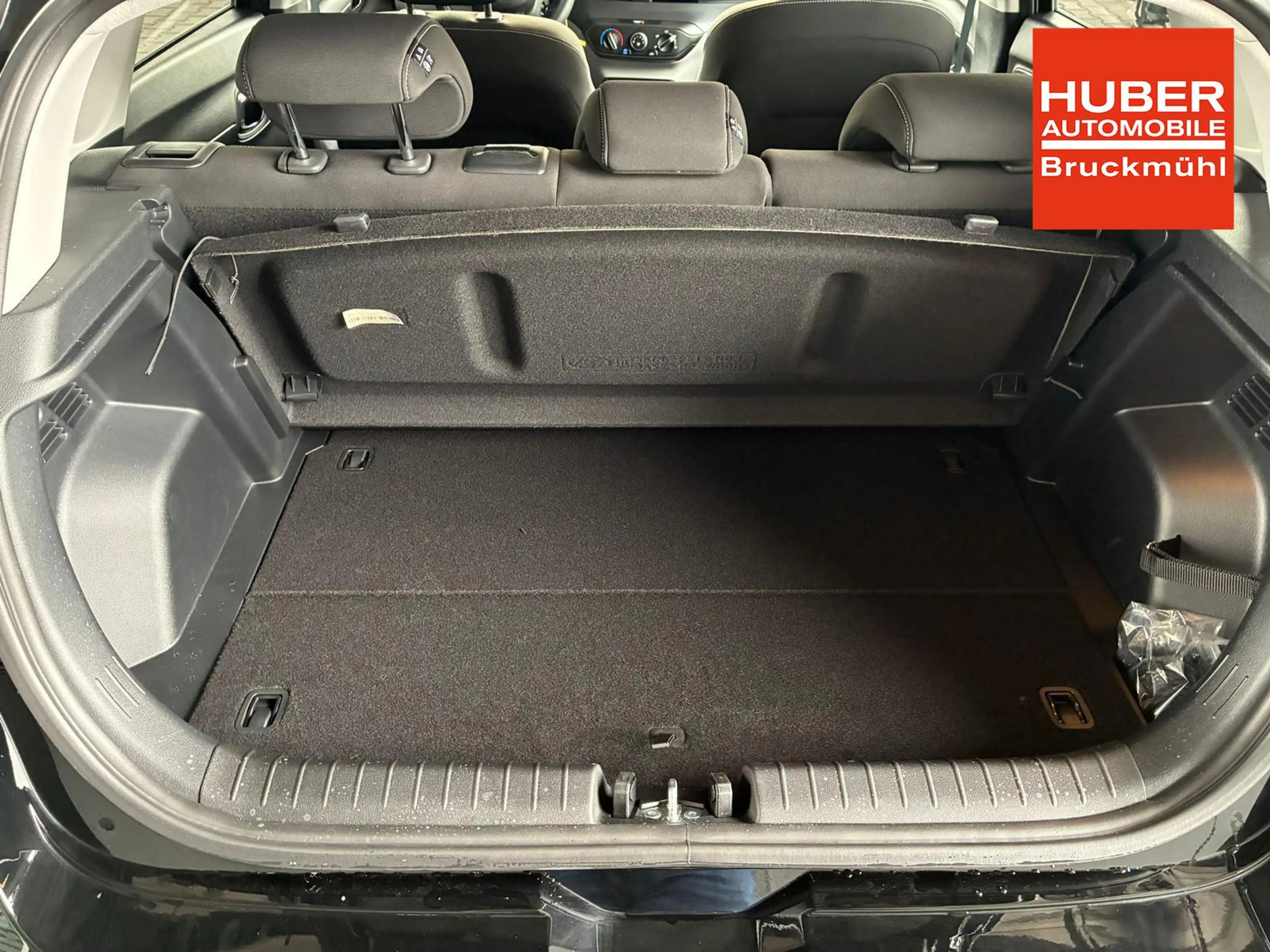 Hyundai i20 Pure 1.2 MPI / Navi PDC Hinten + Kamera Abgedun... — photo 8