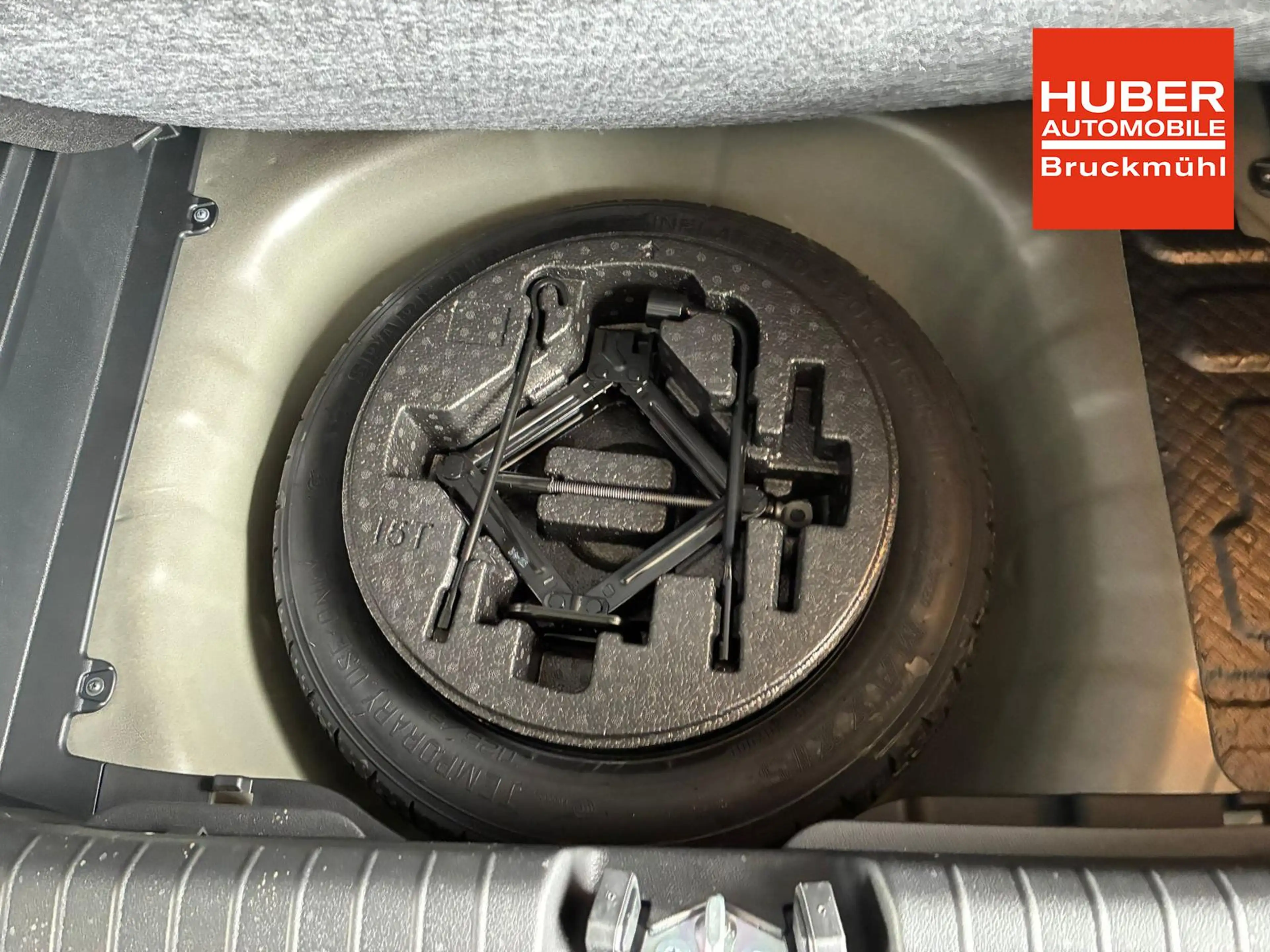 Hyundai i20 Pure 1.2 MPI / Navi PDC Hinten + Kamera Abgedun... — photo 9