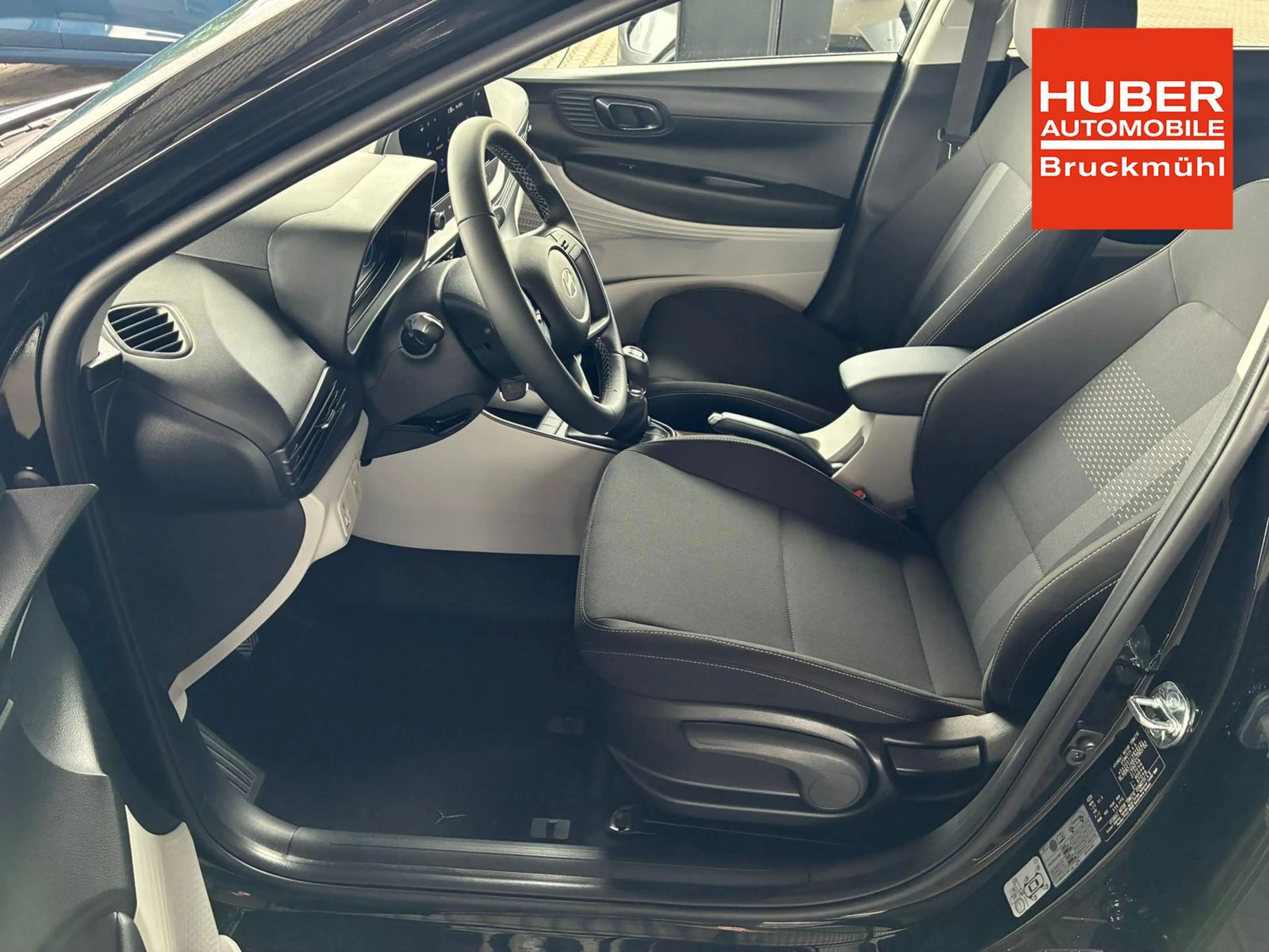 Hyundai i20 Pure 1.2 MPI / Navi PDC Hinten + Kamera Abgedun... — photo 5