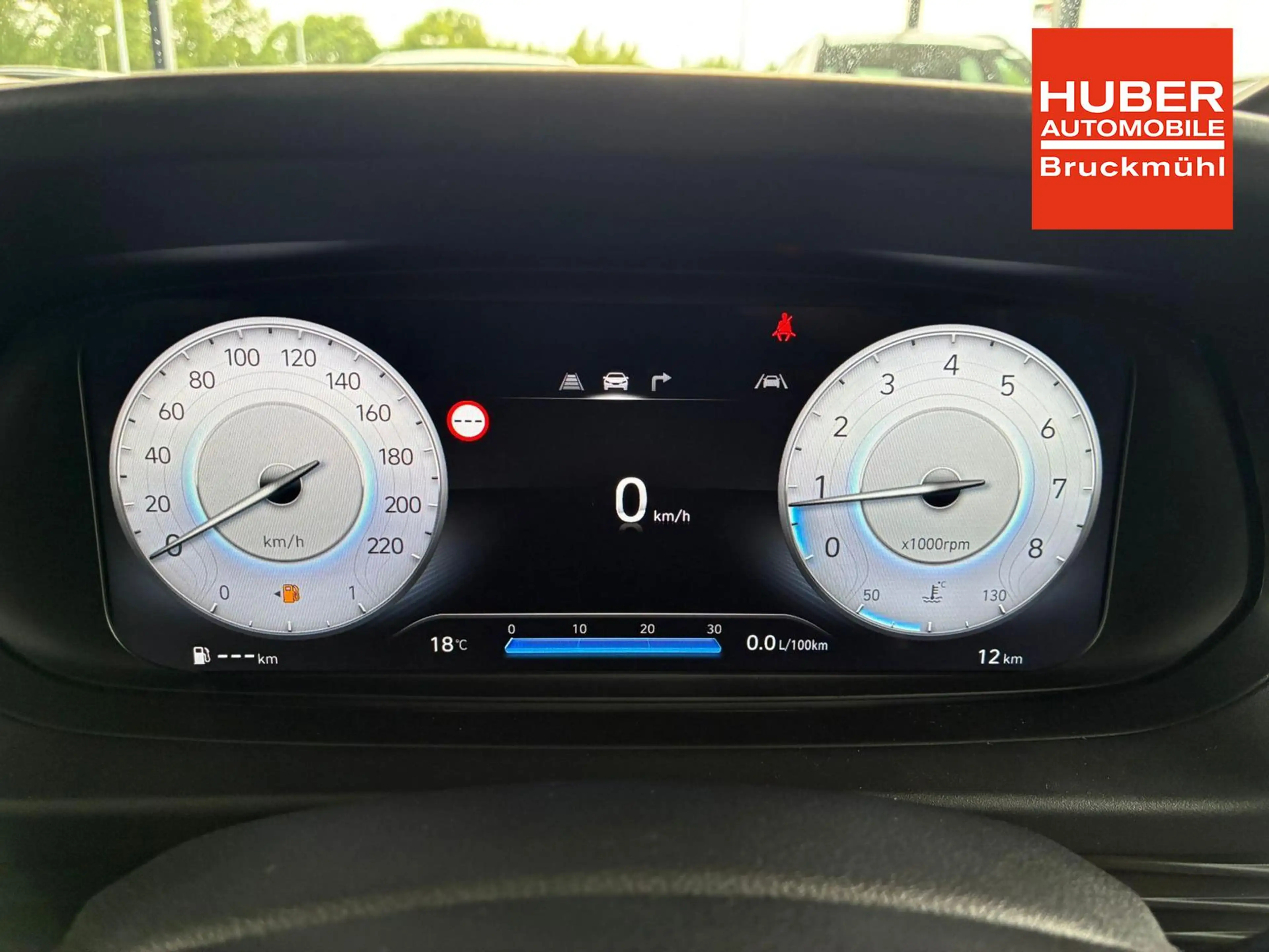 Hyundai i20 Pure 1.2 MPI / Navi PDC Hinten + Kamera Abgedun... — photo 11