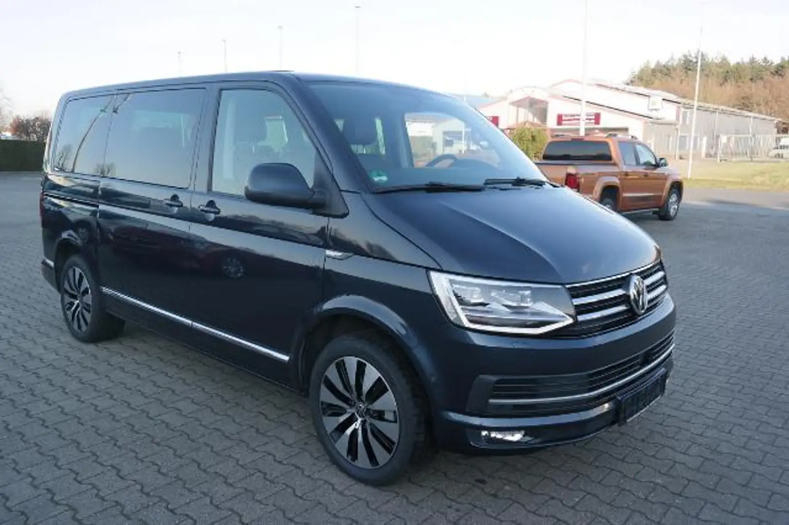 Volkswagen T6 Multivan T6 2.0 TDI Multivan Generation Six Bleu - 2